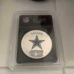 Dallas Cowboys 2015 AUTHENTICATED DALLAS COWBOYS SILVER DOLLAR COIN.